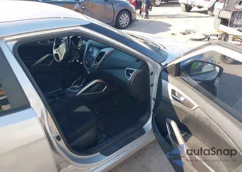 2017 Hyundai Veloster z USA, uszkodzony, nr VIN KMHTC6AD7HU305732